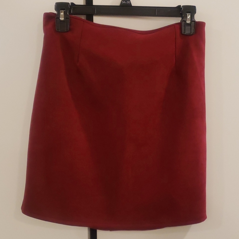 WINDSOR FAUX SUEDE BURGUNDY MINI SKIRT SIZE L